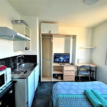 Proche Gare Et Commodites דירה