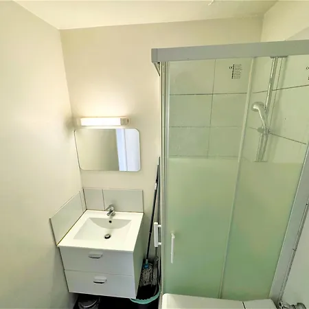 Proche Gare Et Commodités