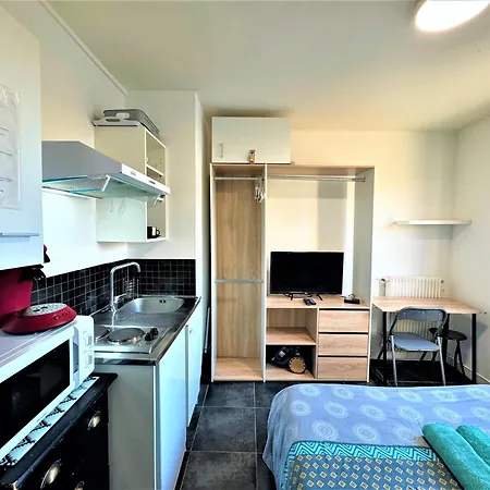 Proche Gare Et Commodites