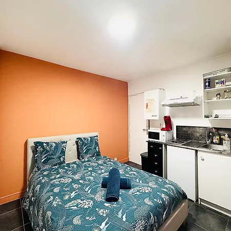 Proche Gare Et Commodites شقة