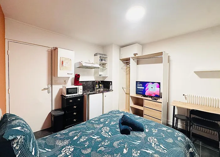 Proche Gare Et Commodites 믈룅